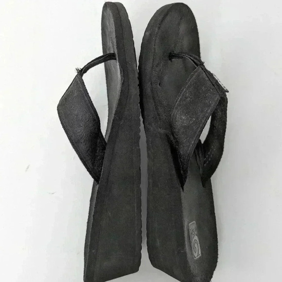 Teva Mush Black Wedge Flip Flop Sandals - Picture 11 of 11